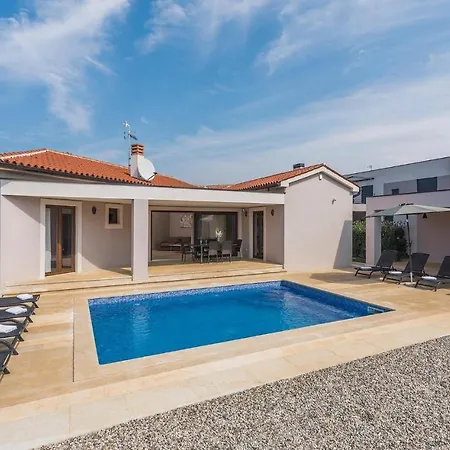 Helena Holiday home *
