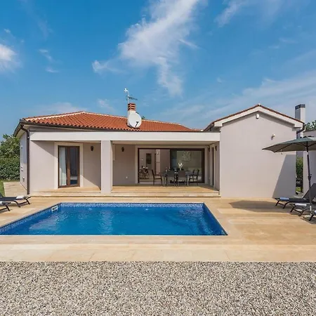 Holiday home Helena Pula