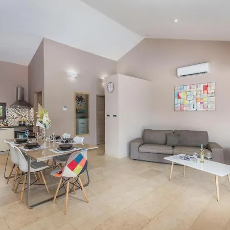 Helena Holiday home Pula