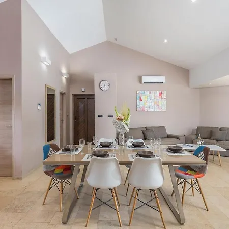 Helena Holiday home Pula